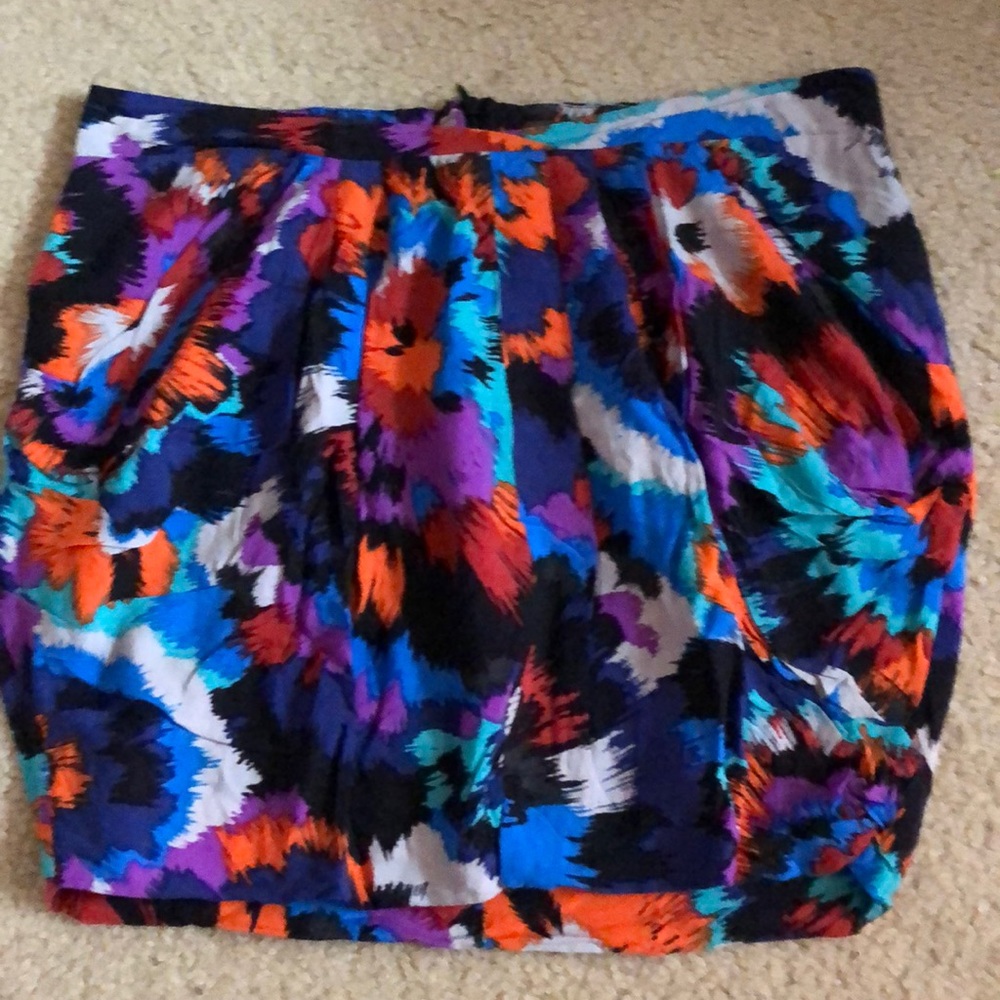Multi-Color Pattern Mini Skirt - Size Large